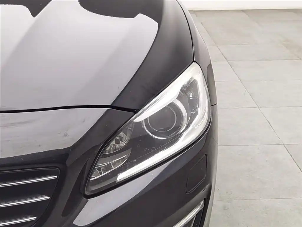 VOLVO V60 2014
