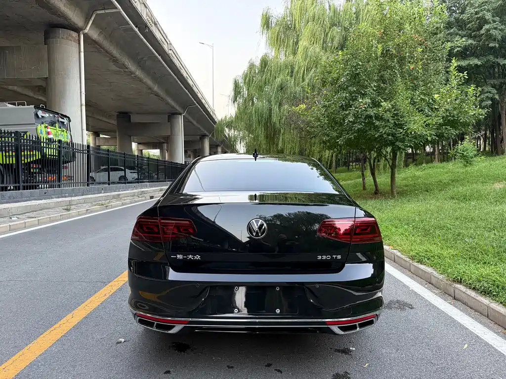 VOLKSWAGEN MAGOTAN 2023