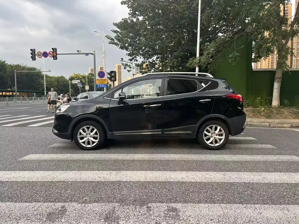 JAC REFINE S3 2015