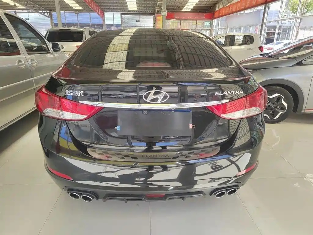 HYUNDAI ELANTRA 2015