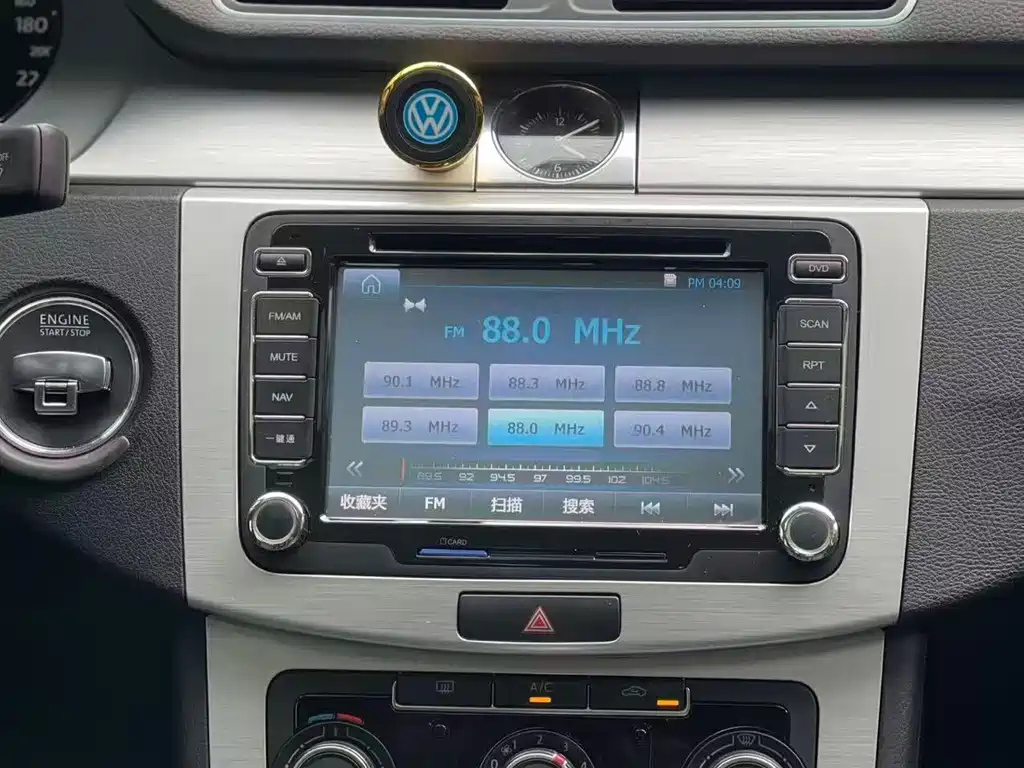 VOLKSWAGEN MAGOTAN 2014