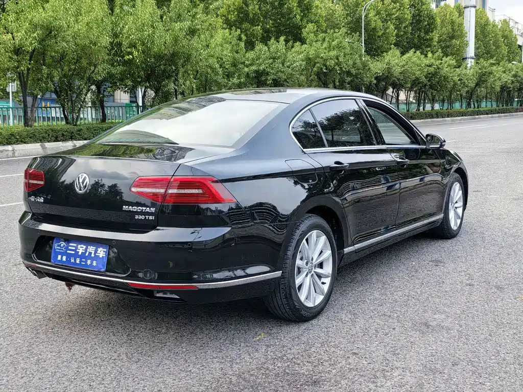 VOLKSWAGEN MAGOTAN 2017