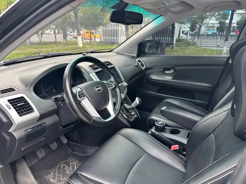 BYD S6 2014