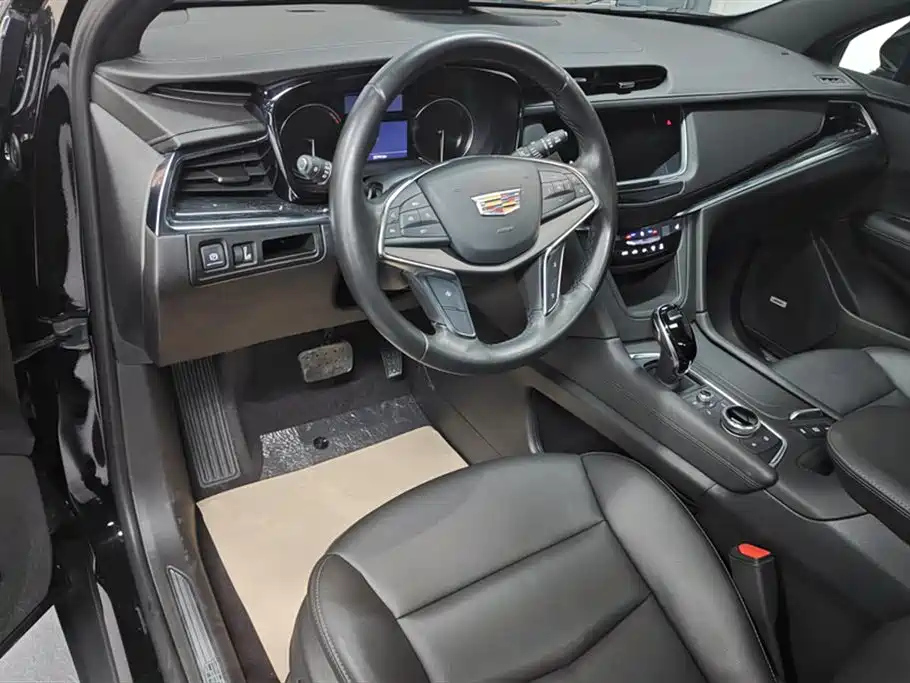 CADILLAC XT5 2021