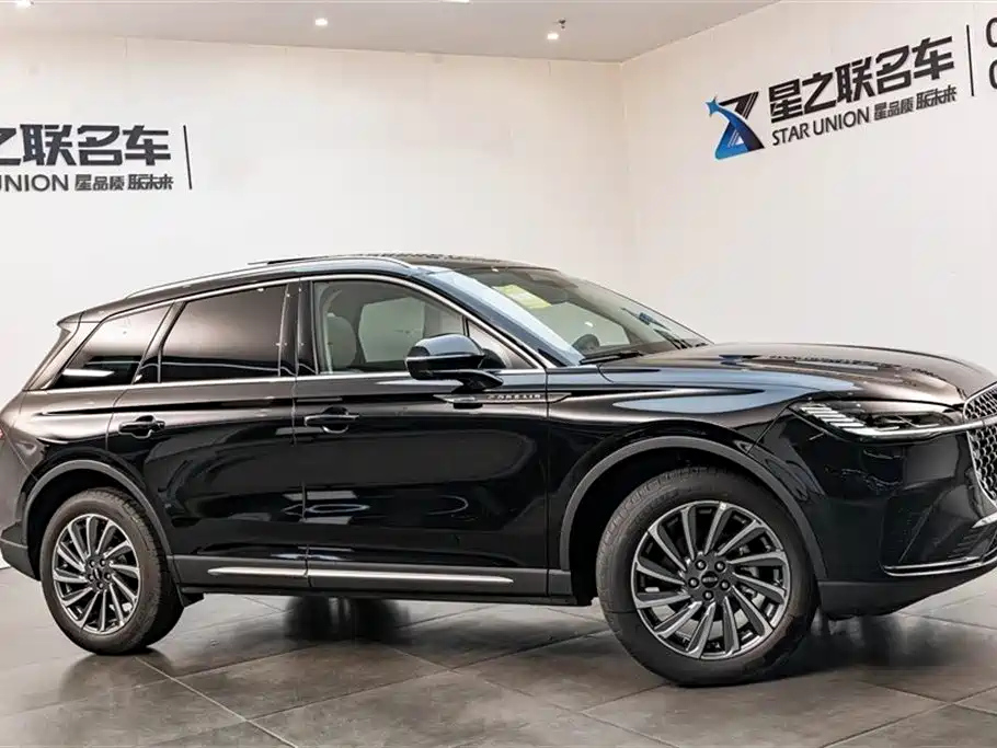 LINCOLN ADVENTURER 2024