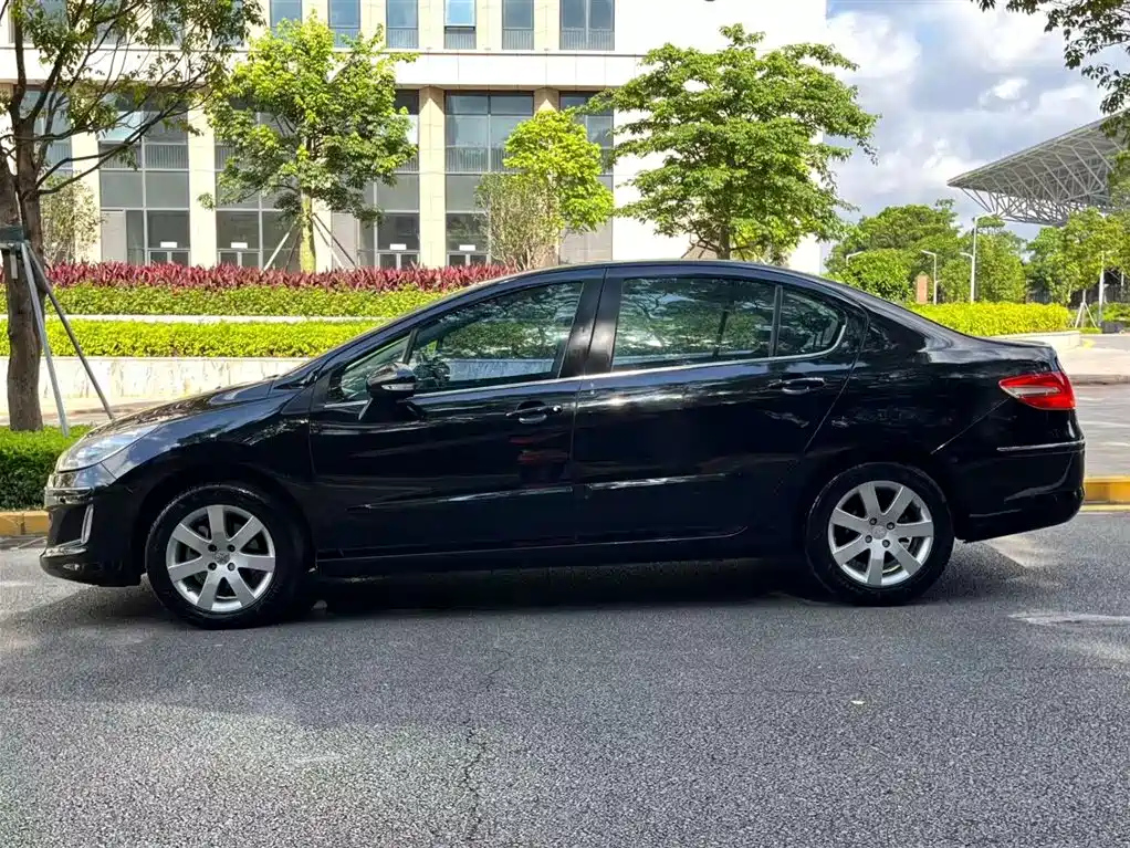PEUGEOT 408 2013