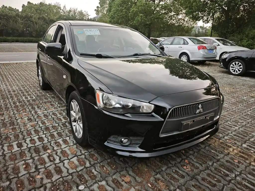MITSUBISHI LANCER EX 2013