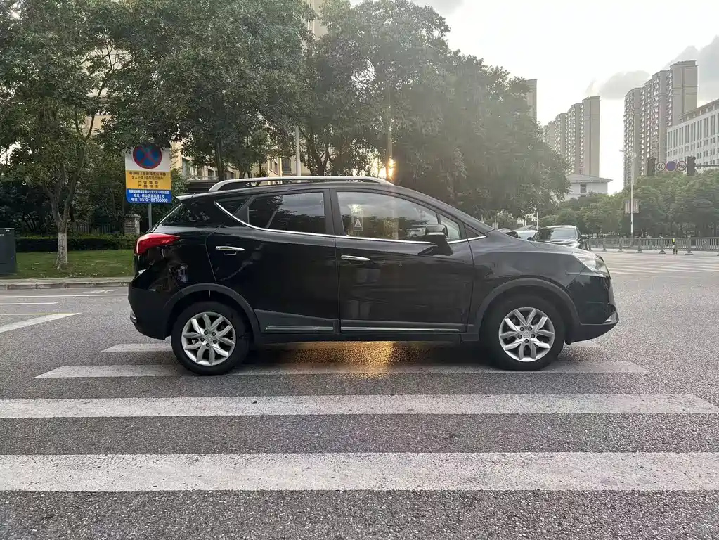 JAC REFINE S3 2015