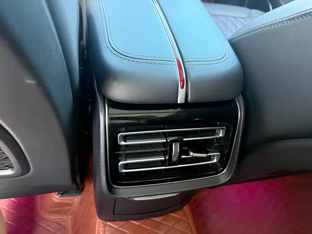 HONGQI HS5 2023