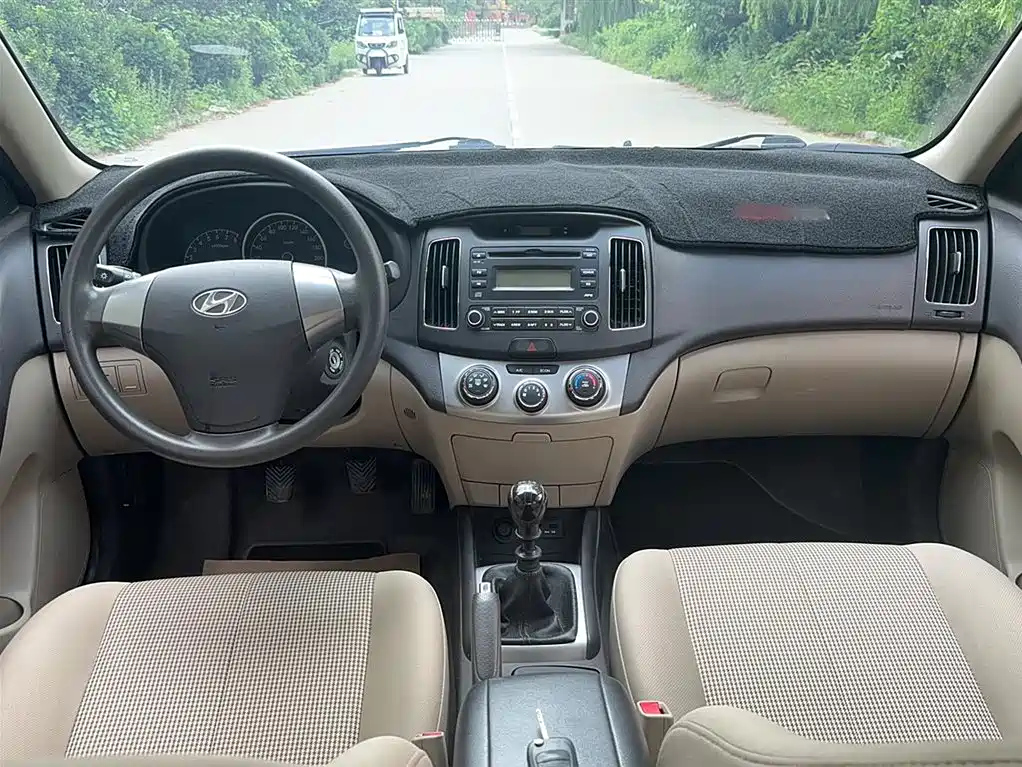 HYUNDAI CELESTA 2011