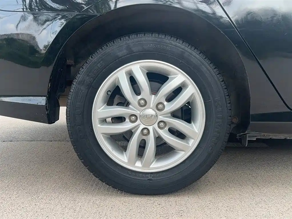 HYUNDAI CELESTA 2011