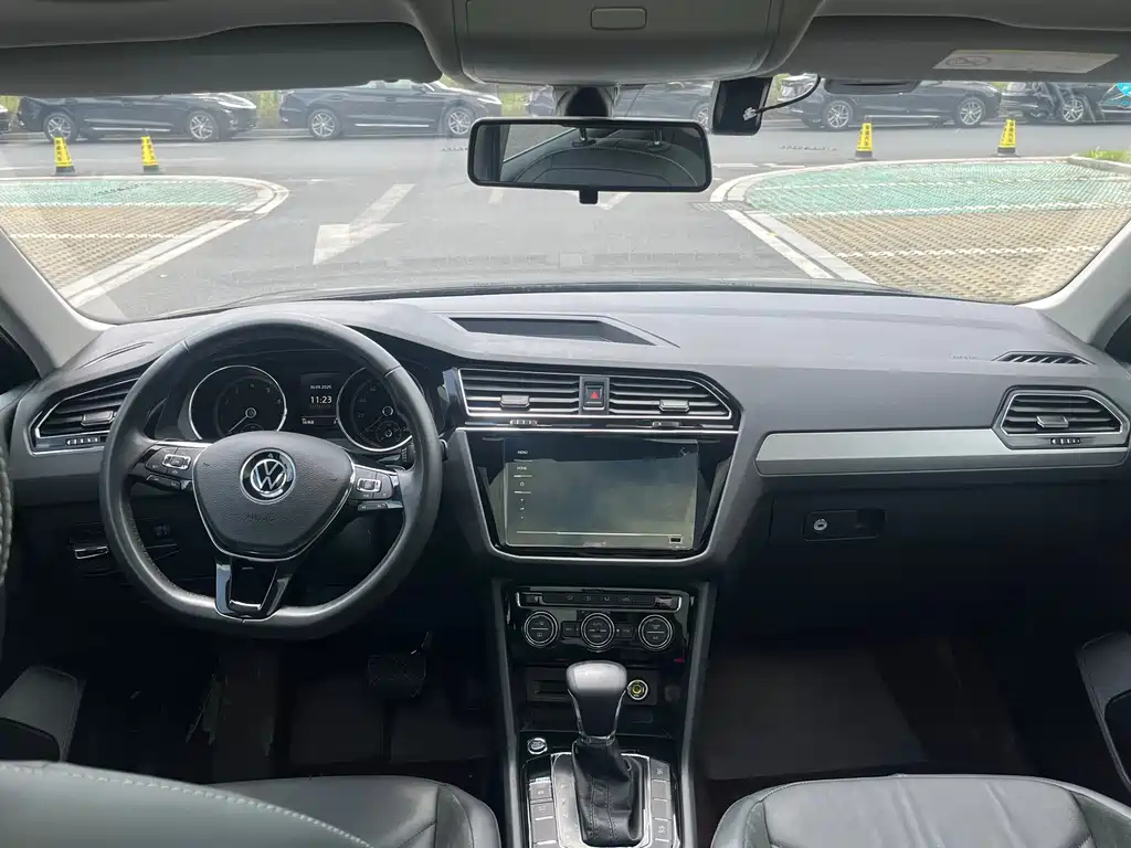 VOLKSWAGEN TIGUAN L 2021
