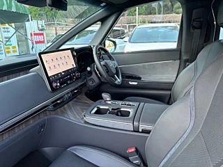 LEXUS LM  2023 YEAR 500H  SEATS  EDITION 2023