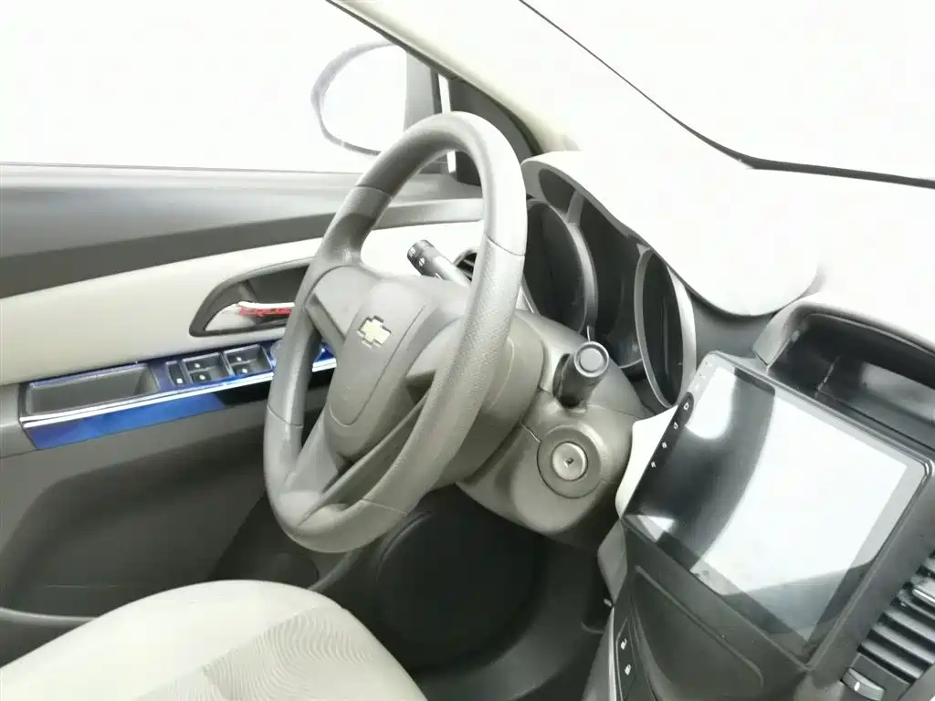 CHEVROLET CRUZE 2015