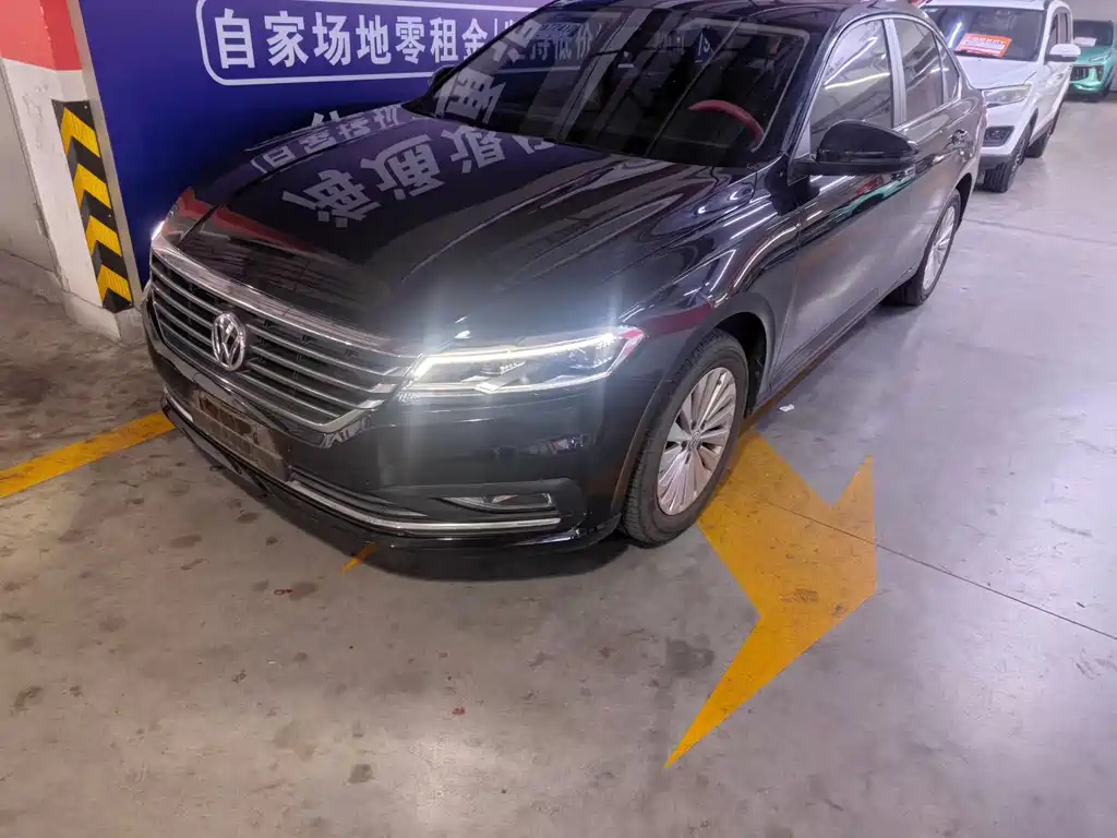 VOLKSWAGEN LAVIDA 2020