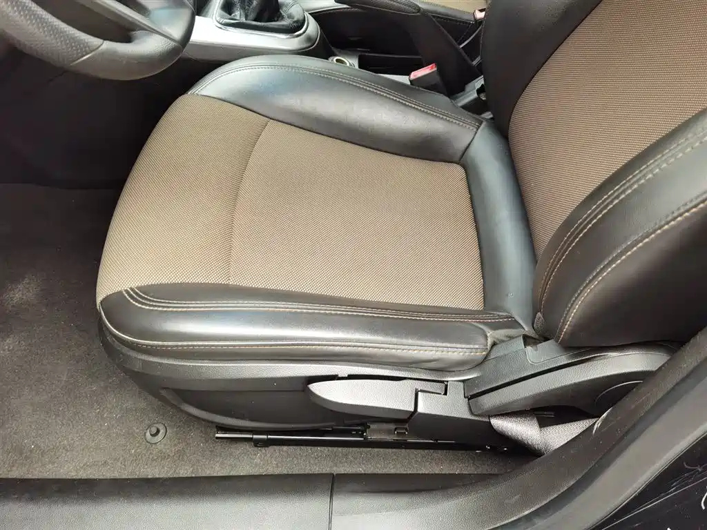 CHEVROLET CRUZE 2017