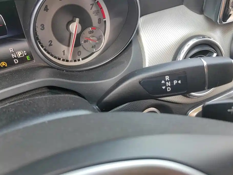 MERCEDES BENZ GLA 2016