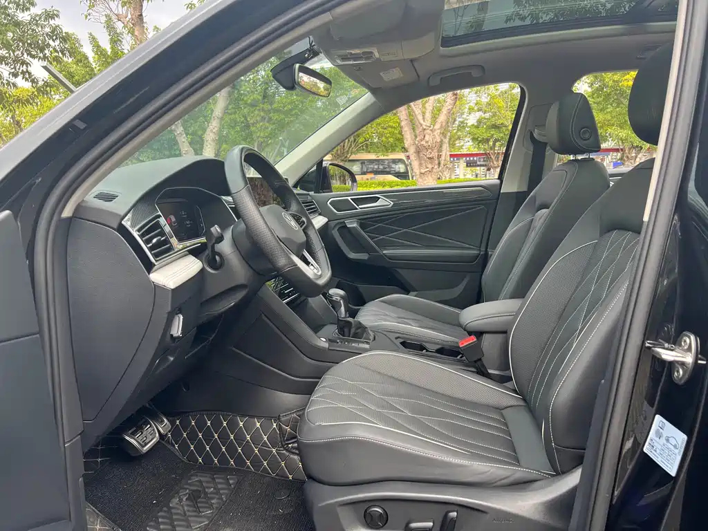 VOLKSWAGEN TIGUAN L 2021