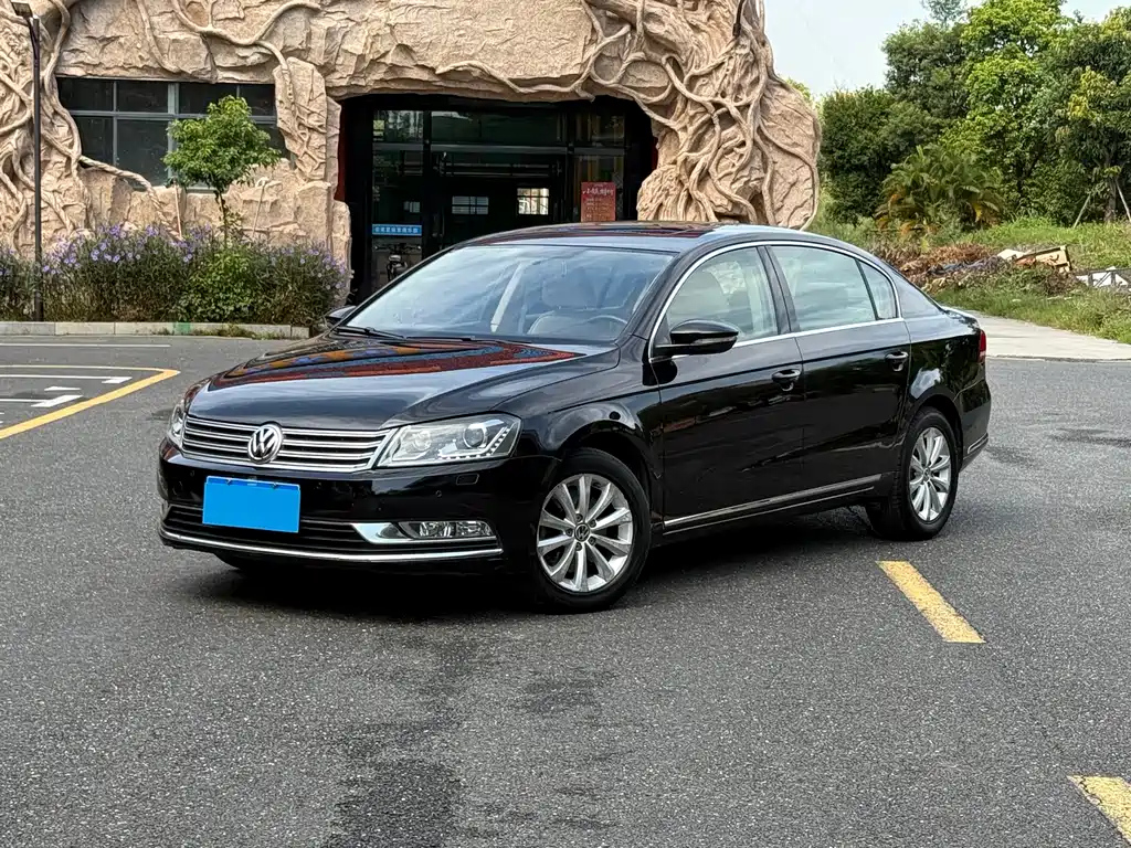 VOLKSWAGEN MAGOTAN 2013