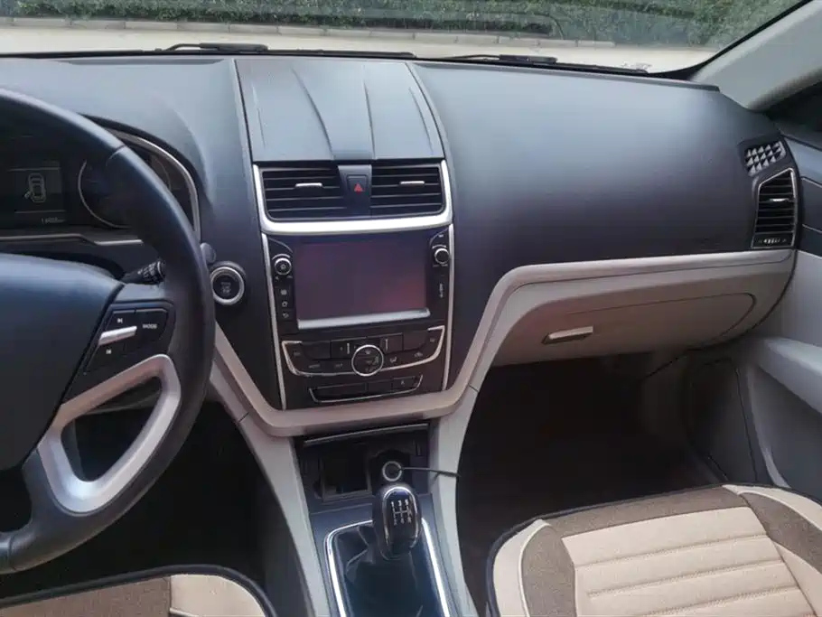 GEELY AUTO EMGRAND 2015