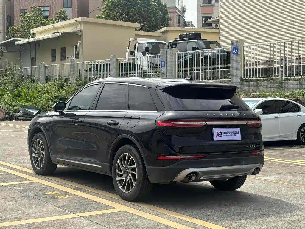 LINCOLN ADVENTURER 2021