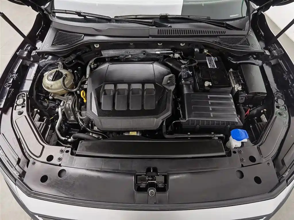 VOLKSWAGEN PASSAT 2022