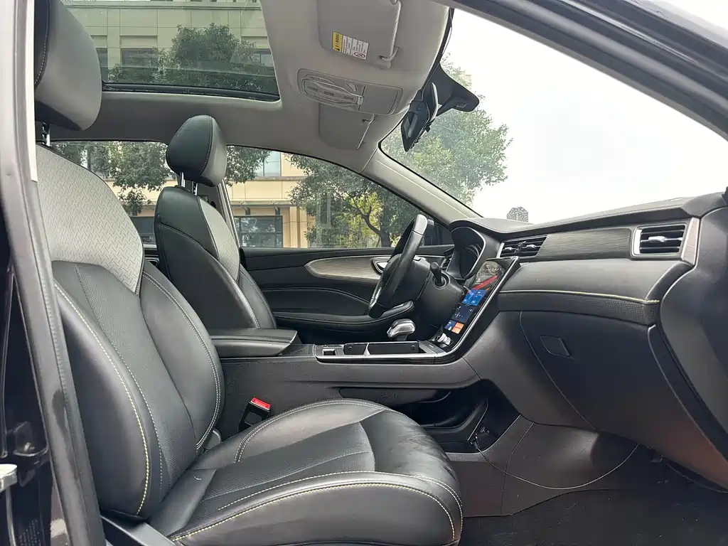 ROEWE RX5 2021