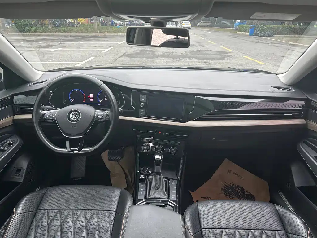 VOLKSWAGEN PASSAT 2019