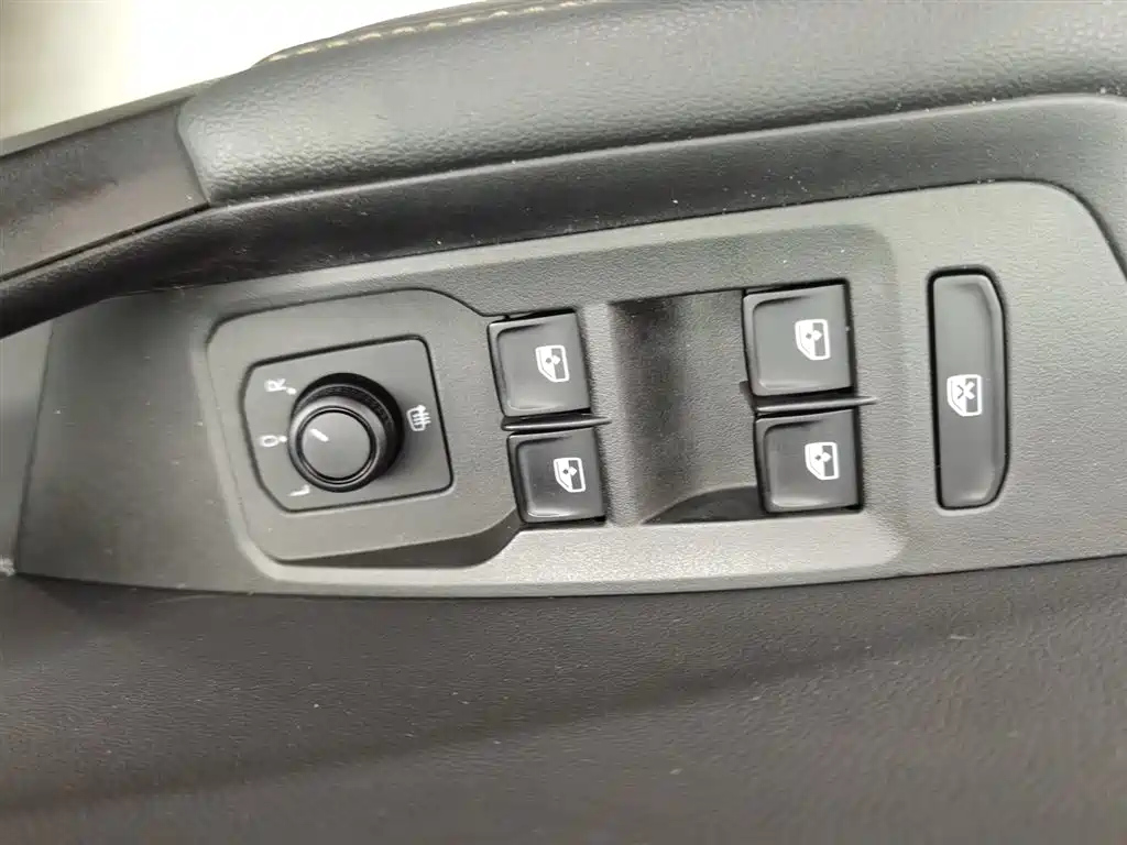 VOLKSWAGEN LAVIDA 2020