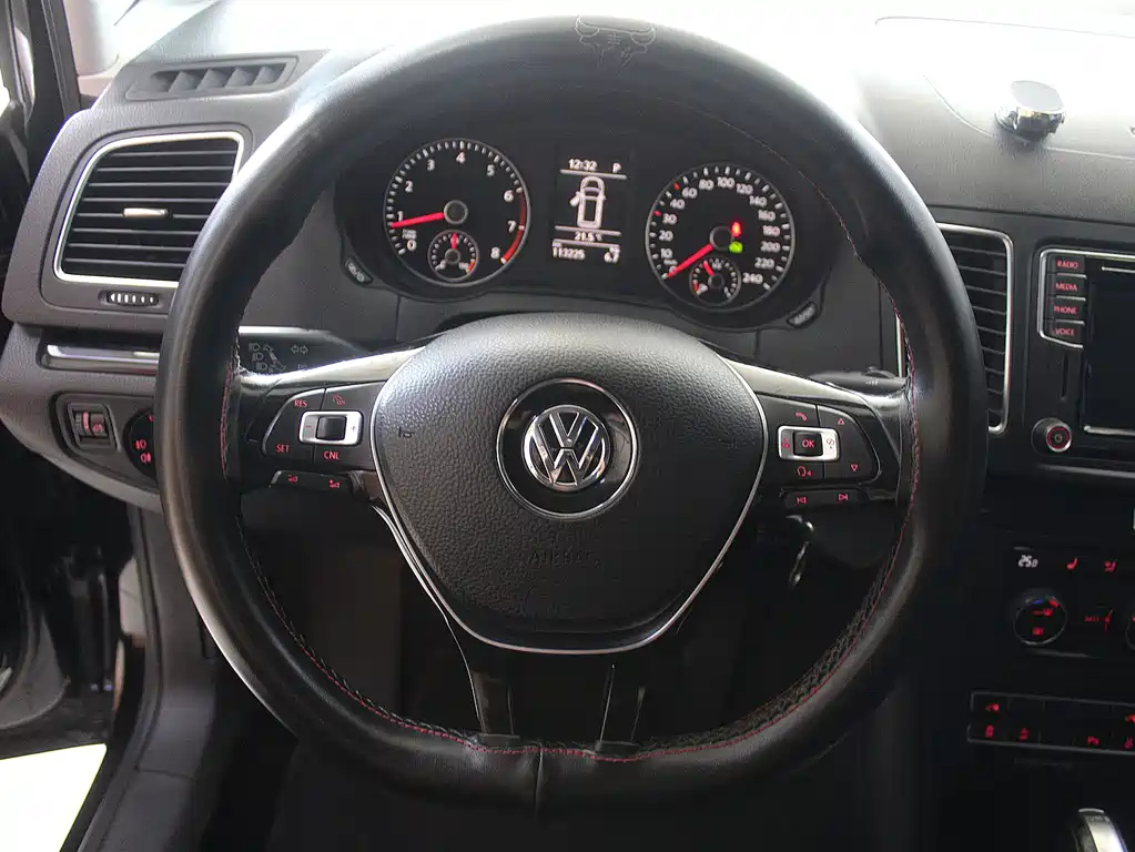 VOLKSWAGEN SHARAN 2016