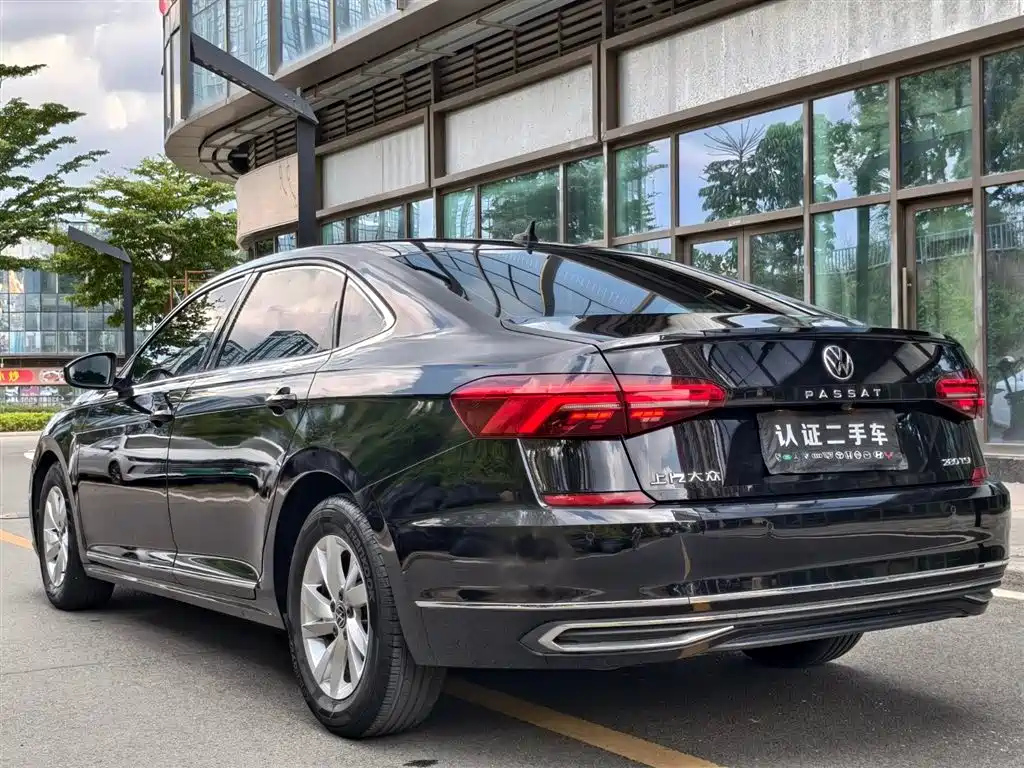 VOLKSWAGEN PASSAT 2021