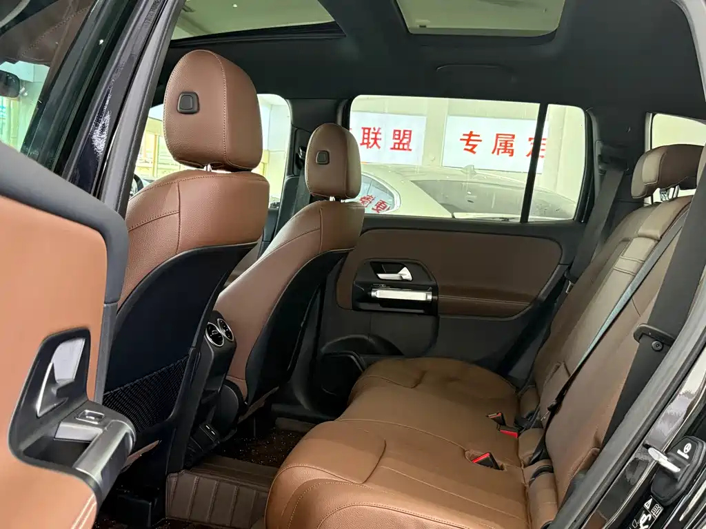 MERCEDES BENZ GLB 2024