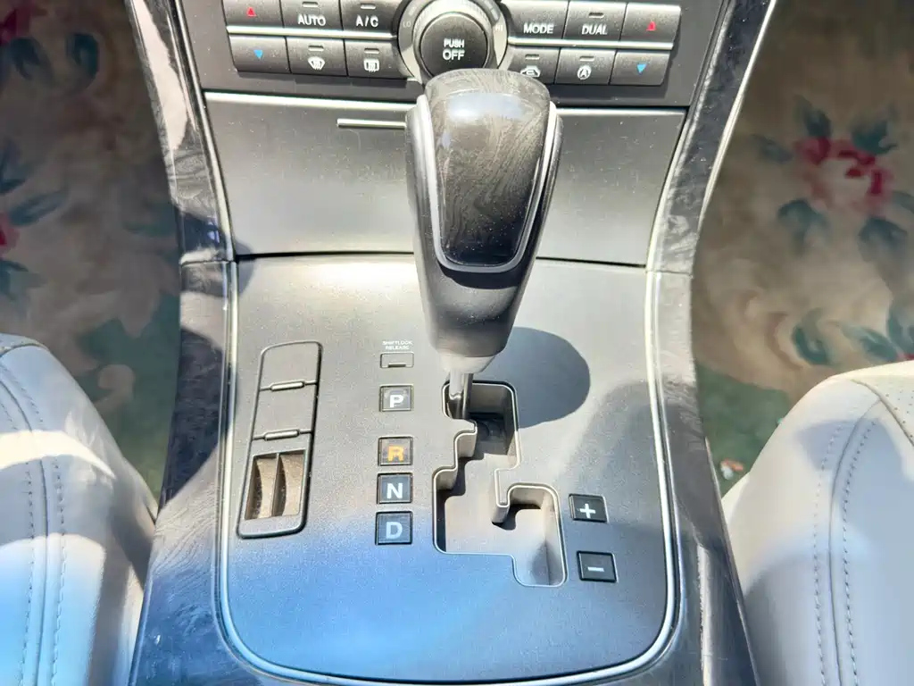 KIA OPIRUS 2008