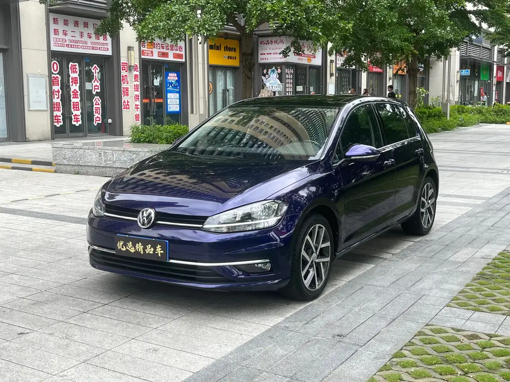 VOLKSWAGEN GOLF 2020