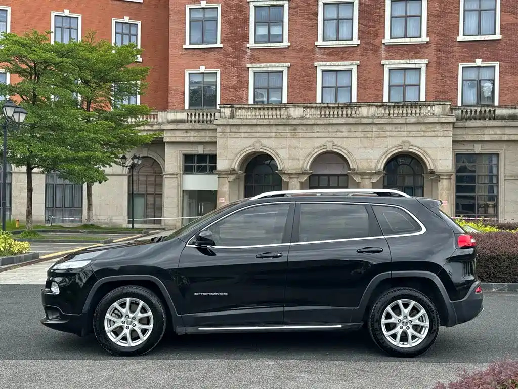 JEEP CHEROKEE 2017