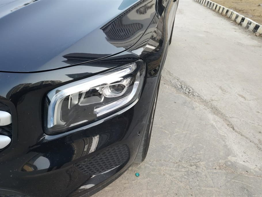 MERCEDES BENZ GLB 2023