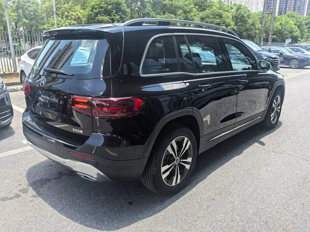 MERCEDES BENZ GLB 2024