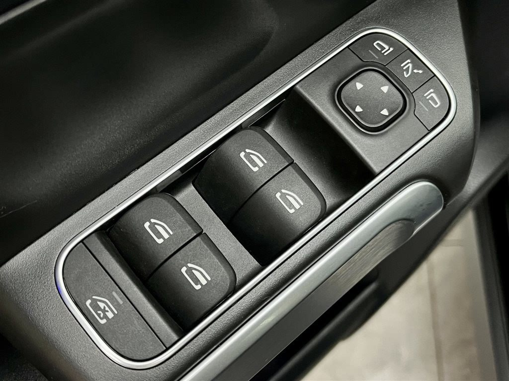MERCEDES BENZ GLB 2021