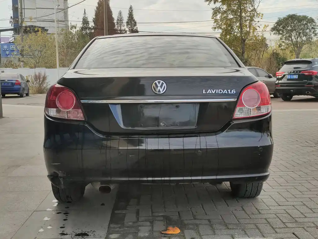 VOLKSWAGEN LAVIDA 2012