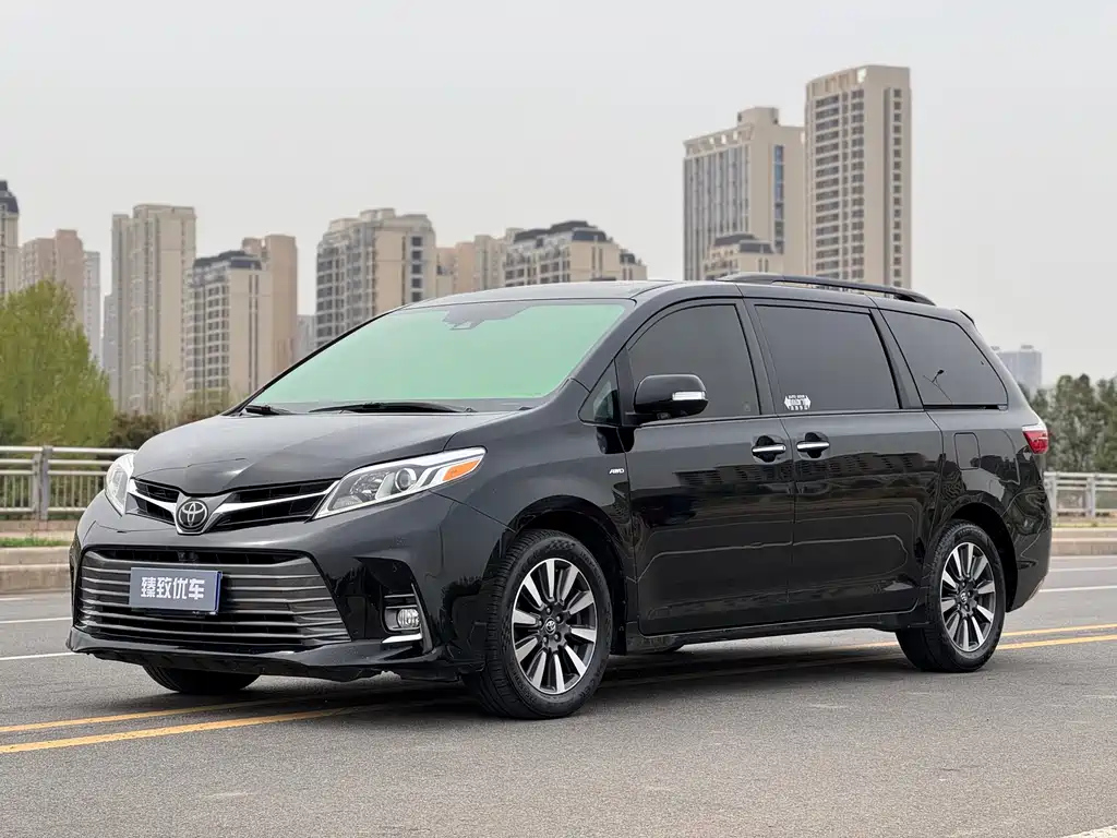 TOYOTA SIENNA 2015