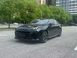 LYNK&CO 03