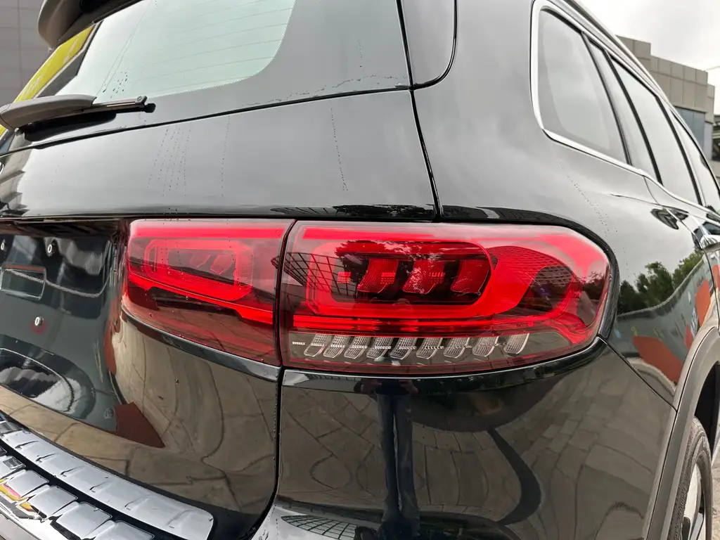 MERCEDES BENZ GLB 2021