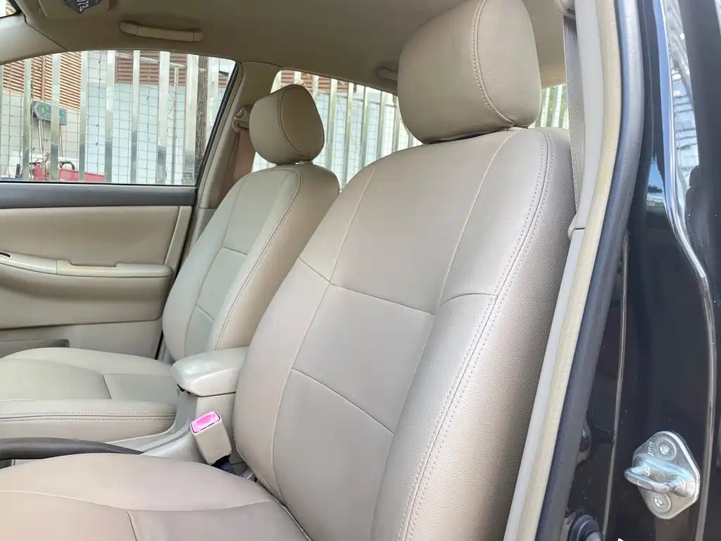 TOYOTA COROLLA 2011