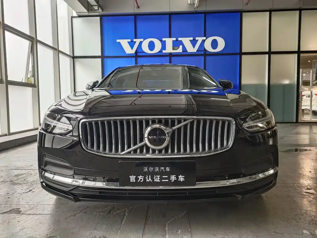 VOLVO S90 2022