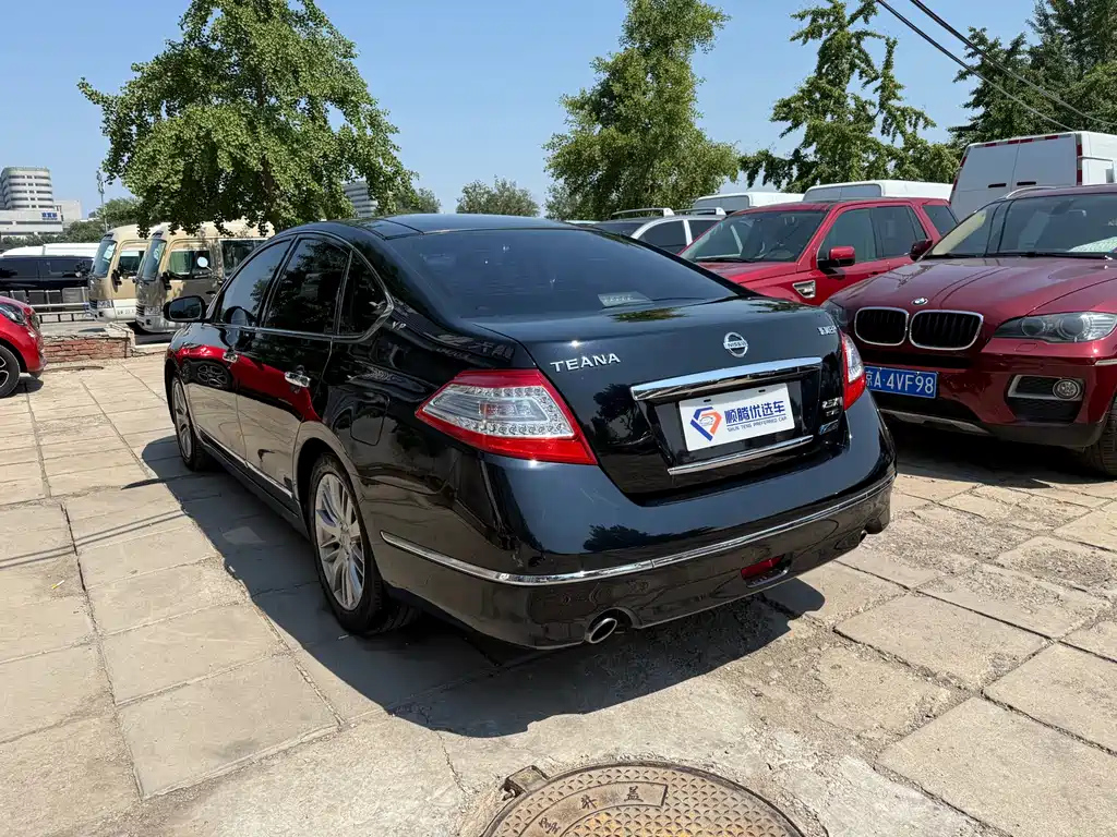 NISSAN TEANA 2011