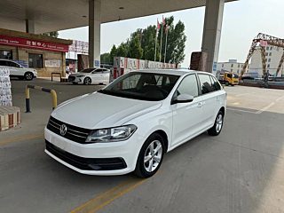 VOLKSWAGEN SANTANA 2015