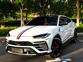 LAMBORGHINI URUS 2021