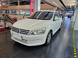 VOLKSWAGEN SANTANA 2013