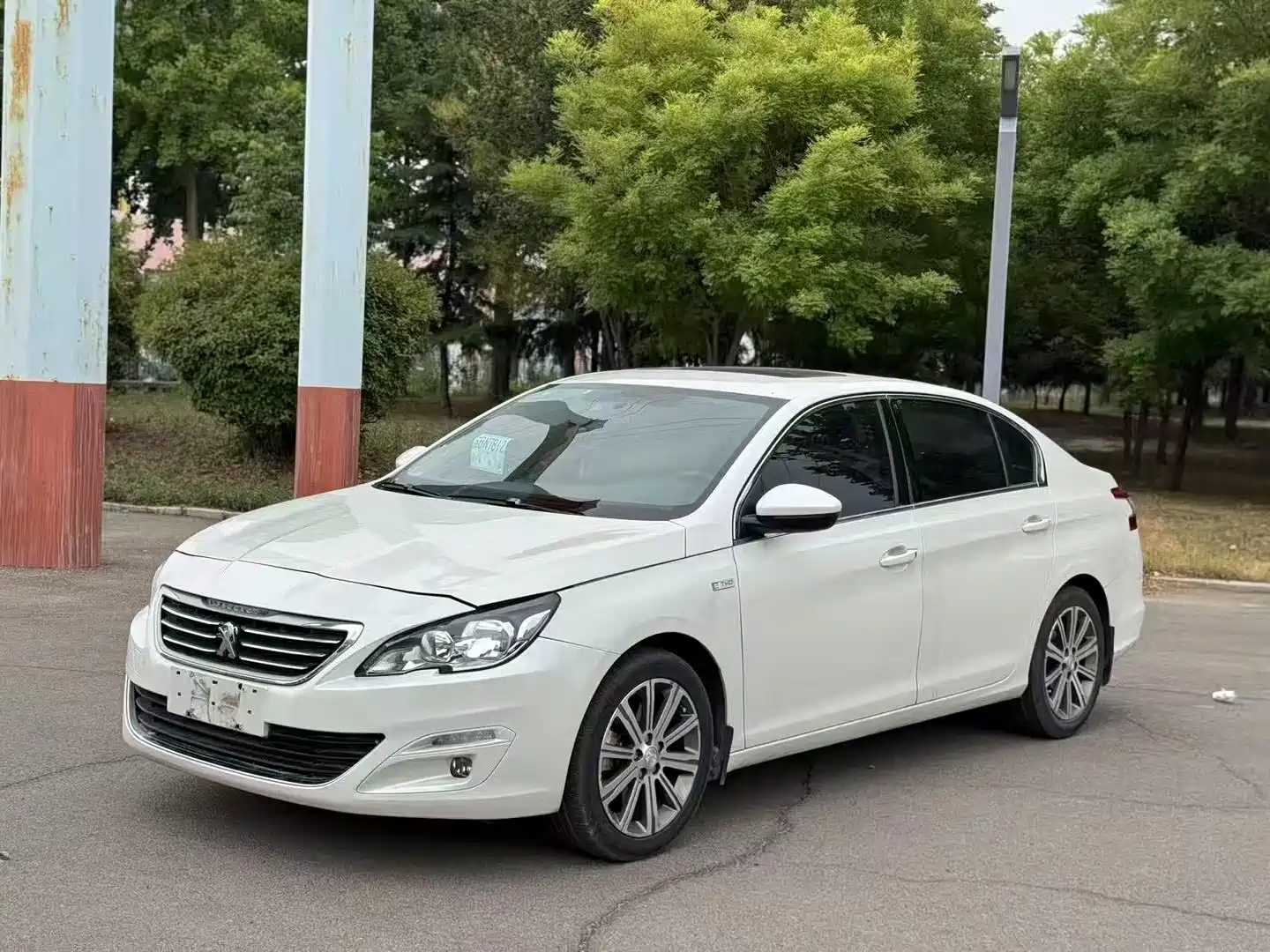 PEUGEOT 408