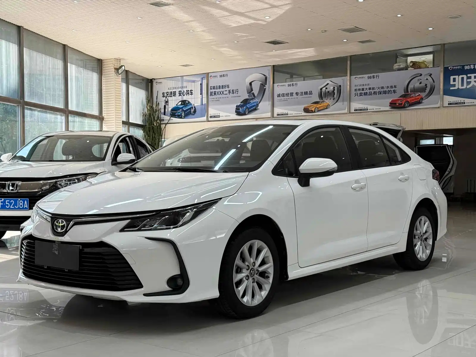 TOYOTA COROLLA